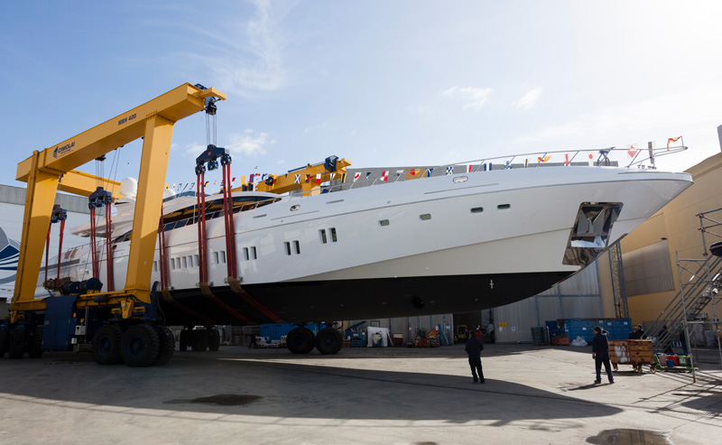 superyacht Mangusta NAVIS