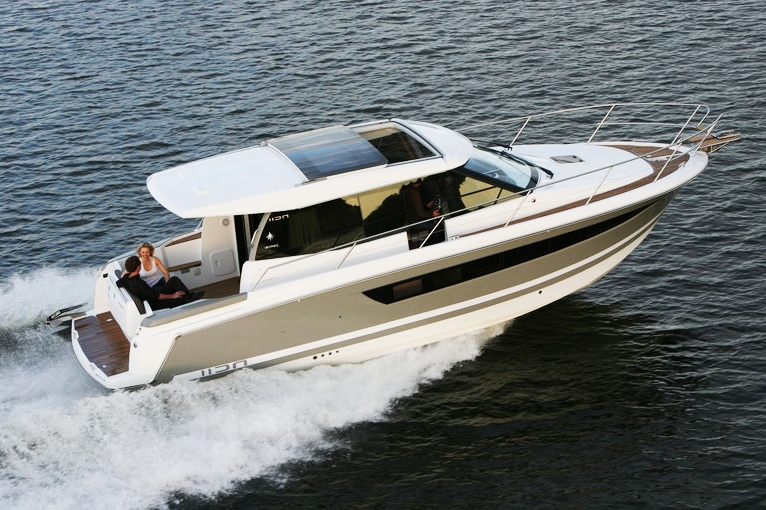 A yacht for connoisseurs, the Jeanneau NC 11