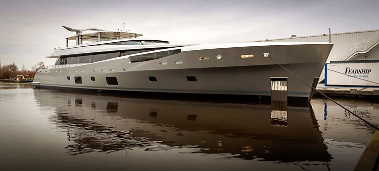 Como, Feadship Yachts last perl