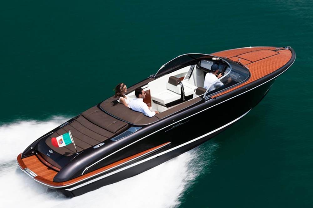 Super Yacht of the day: Riva Iseo
