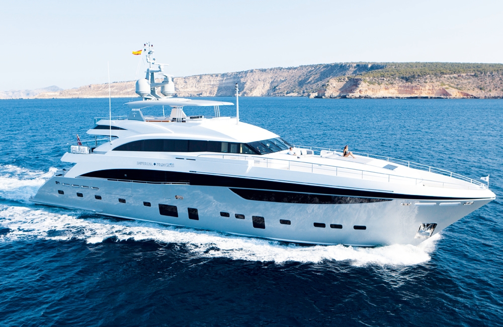 The Princess 40M  was awarded at the World Superyacht Awards