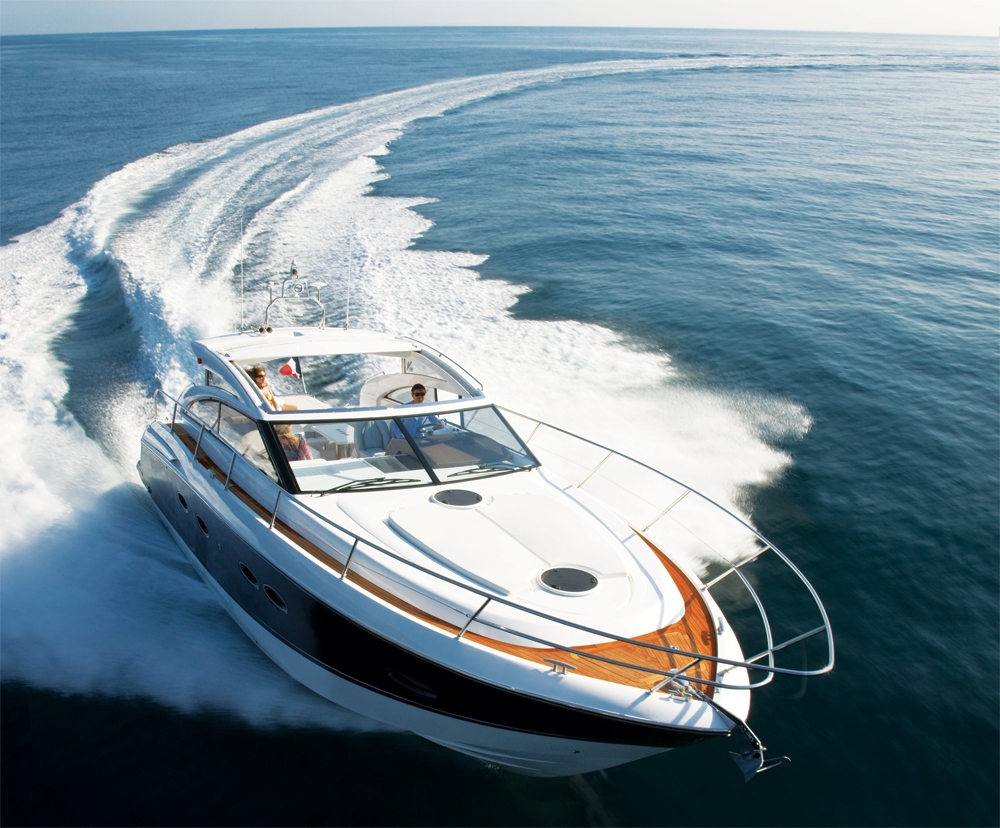 The Princess V42, the perfect combination of style, pace and agility