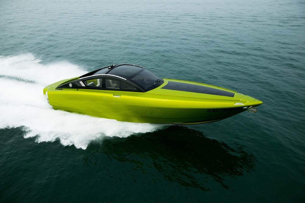 The Revolver 42 forms a new generation of boats: the sea GTs