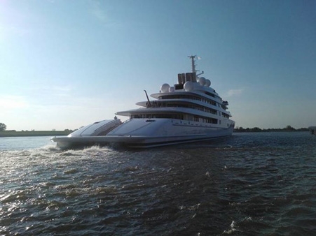 Lürssen Yachts Delivers Azzam, the World's Largest Yacht, to Owner