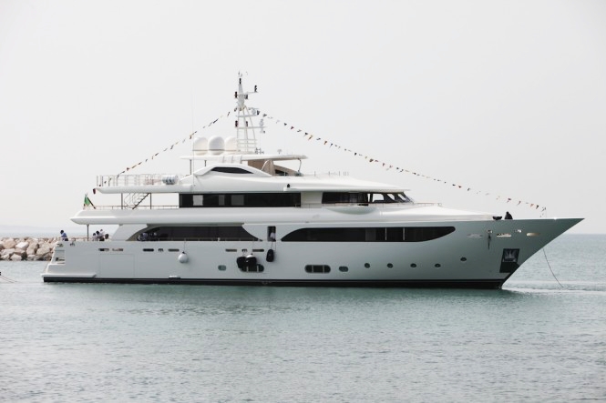 Lady Genyr 43M Megayacht Delivered to its Owner