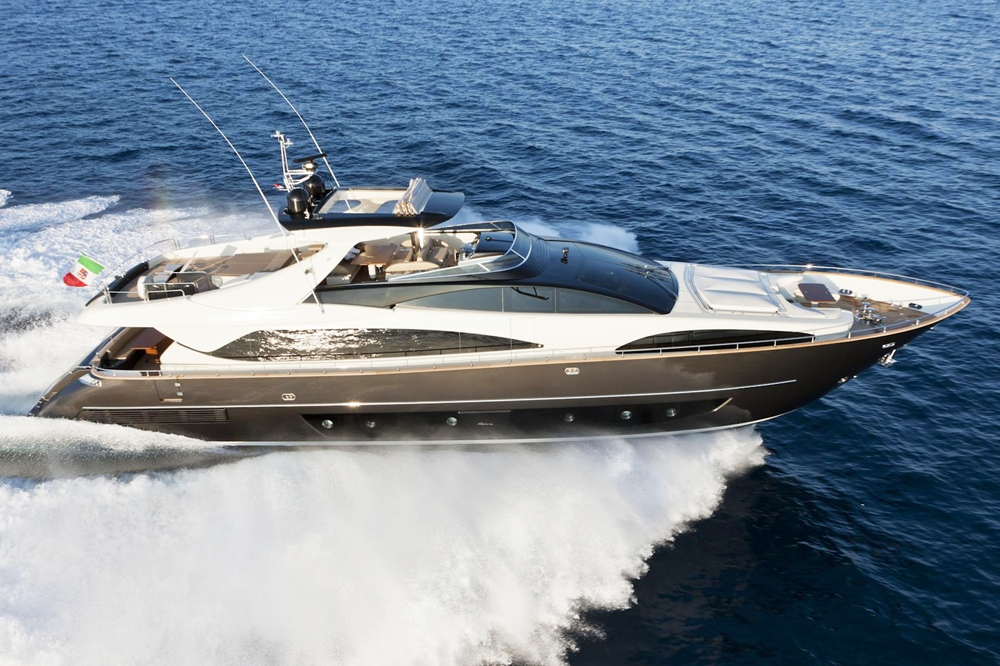 All the Riva elegance in one yacht, the Riva Duchessa