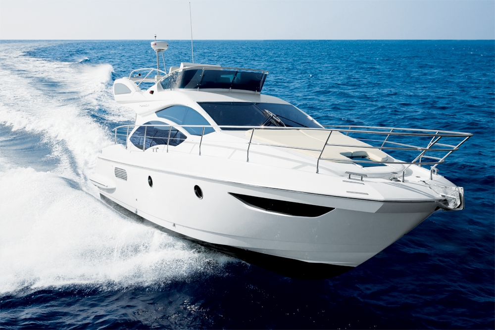 Gateway to motoryachting, the Azimut 38 Flybridge