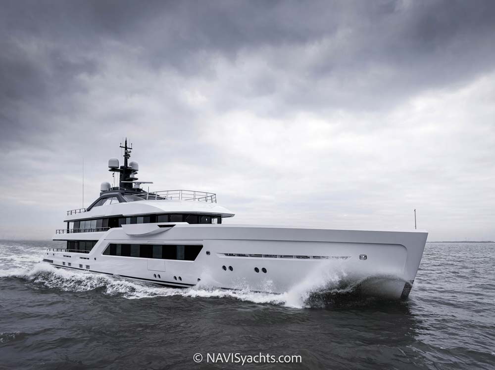 Amels 60 Yacht, ENTOURAGE