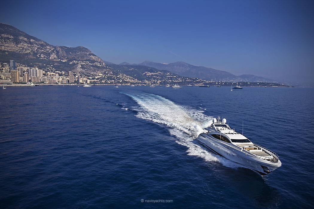 Superyacht Mangusta 135 Moonraker-11