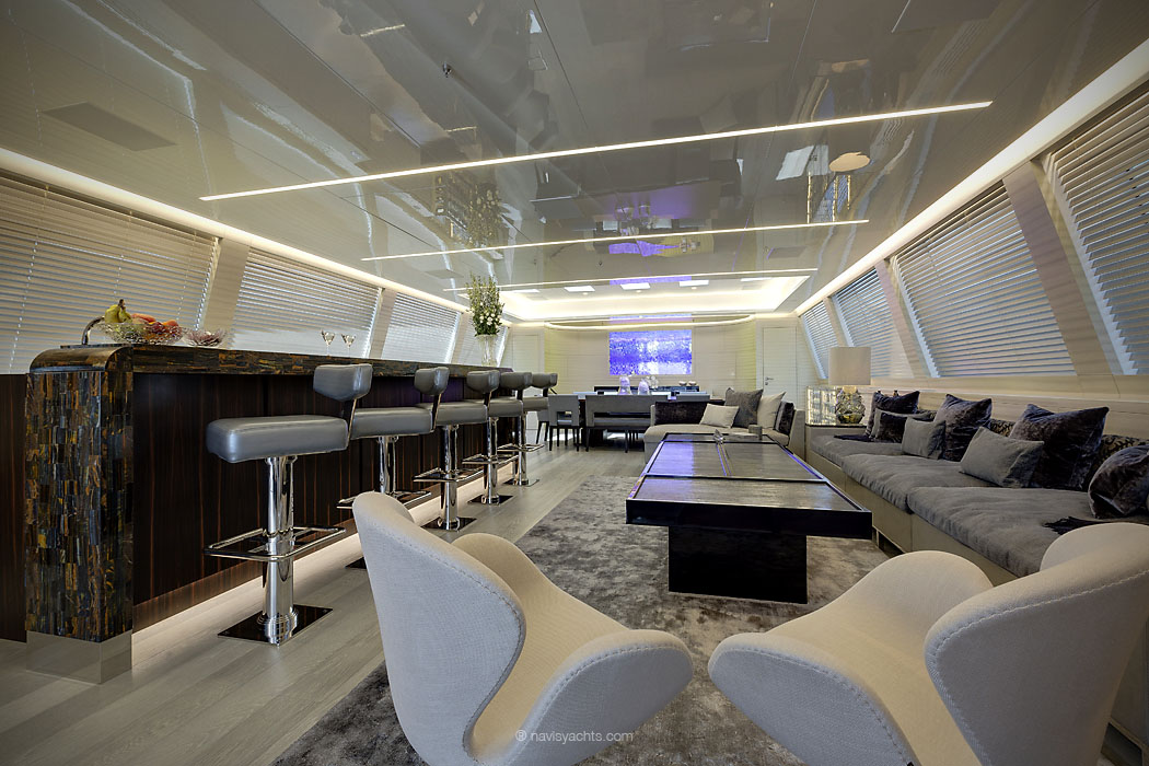 Superyacht Mangusta 135 Moonraker-3