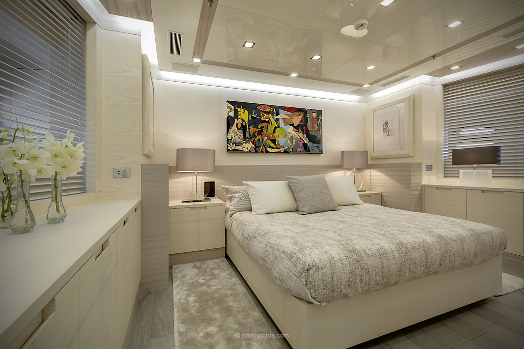 Superyacht Mangusta 135 Moonraker-6