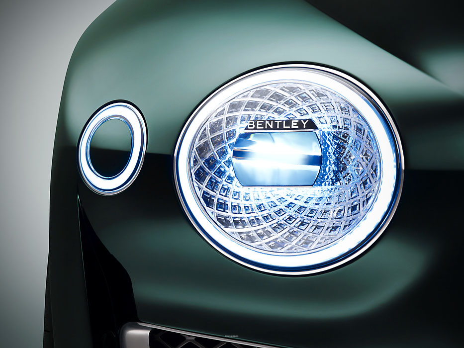 Supercar Bentley EXP10Speed6-8