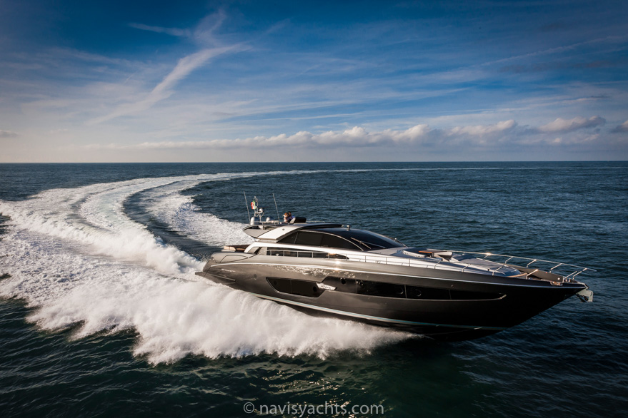 Riva Superyacht Domino Super