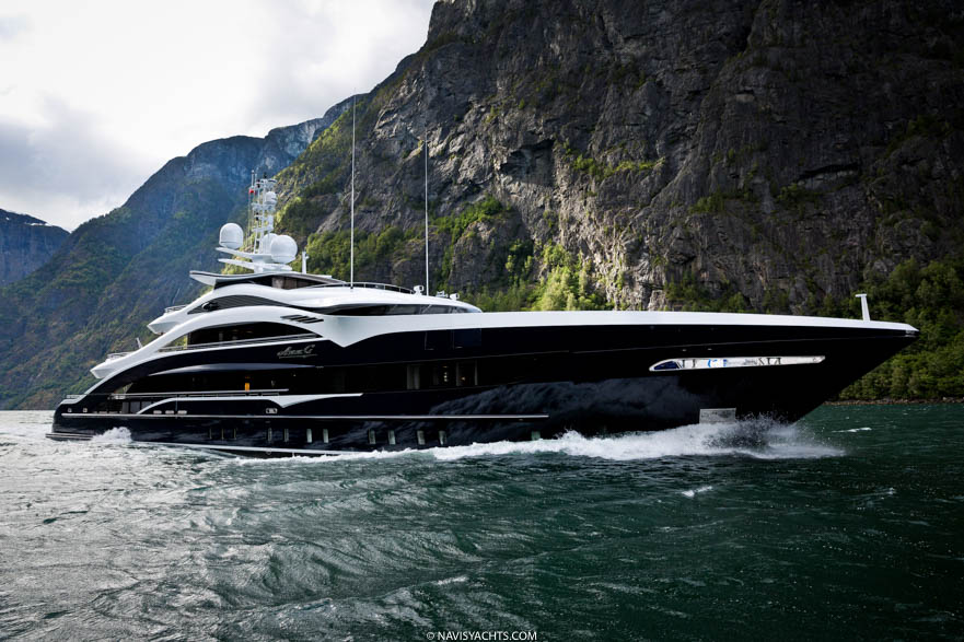 Heesen Superyacht AnnG Review