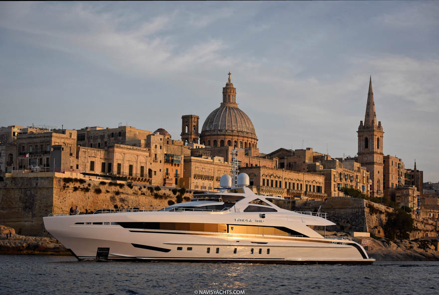 Heesen Superyahct Amore Mio Review