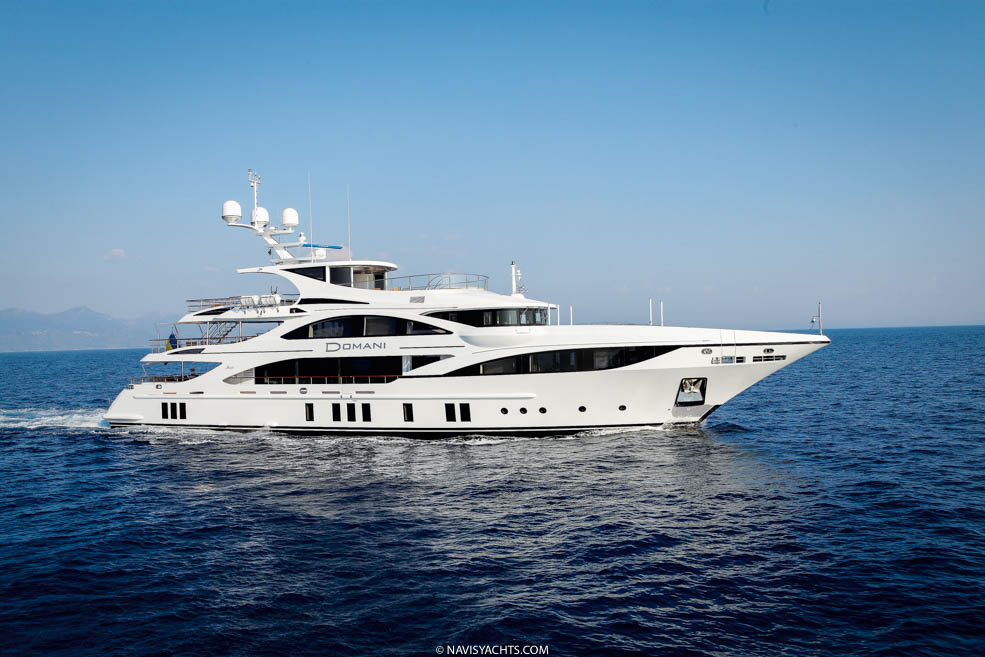 Benetti Domani L-17