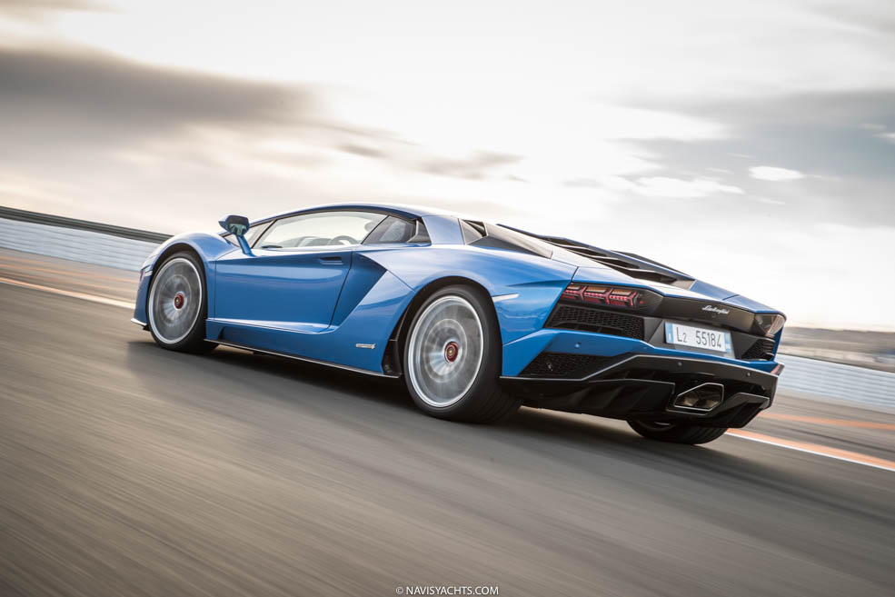 Lamborghini Aventador S-L-10