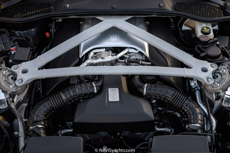Aston Martin DB11 L-16