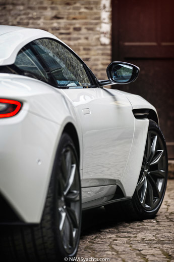 Aston Martin DB11 L-17