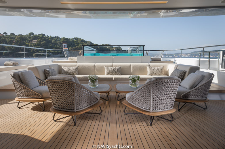 Monaco Yacht Show 2017 L-8