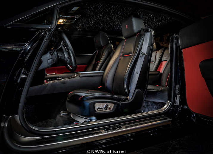 Rolls-Royce Black Badge L-18