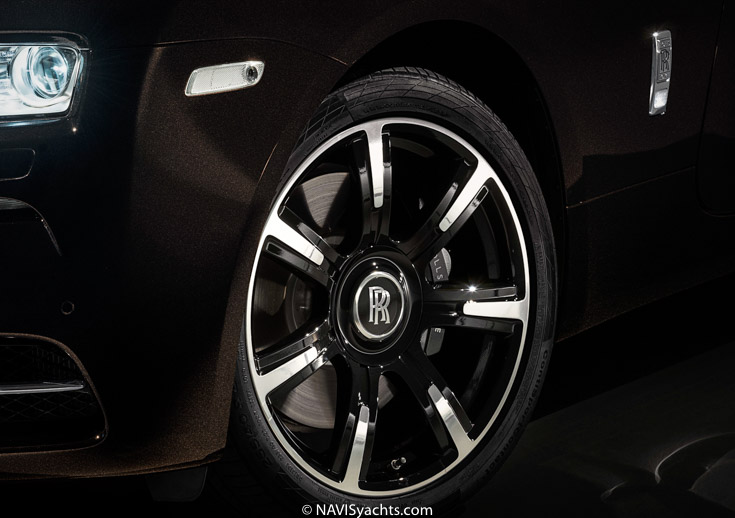 Rolls-Royce Black Badge L-5