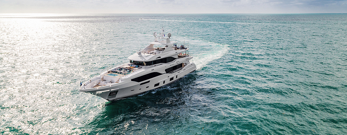 Superyacht Benetti Mr. Loui