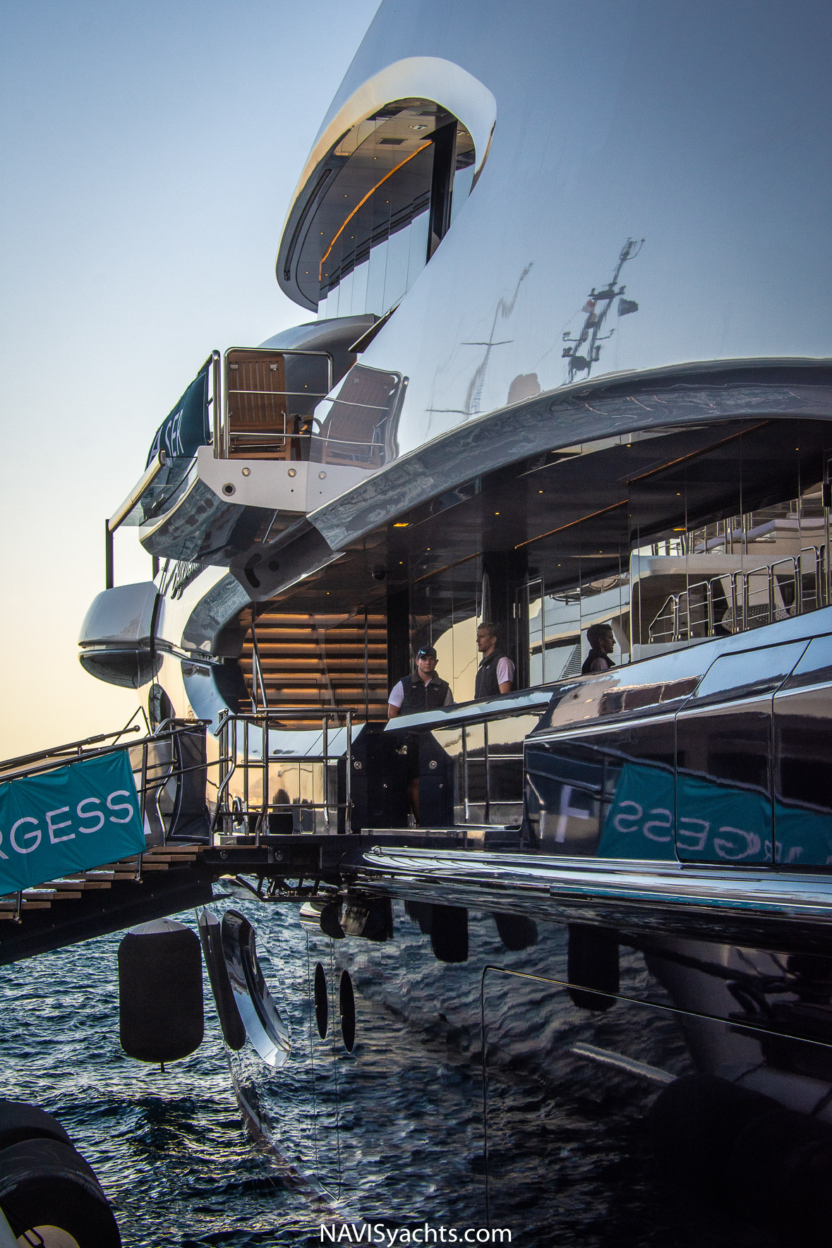 Monaco Yacht Show 2018 L-111