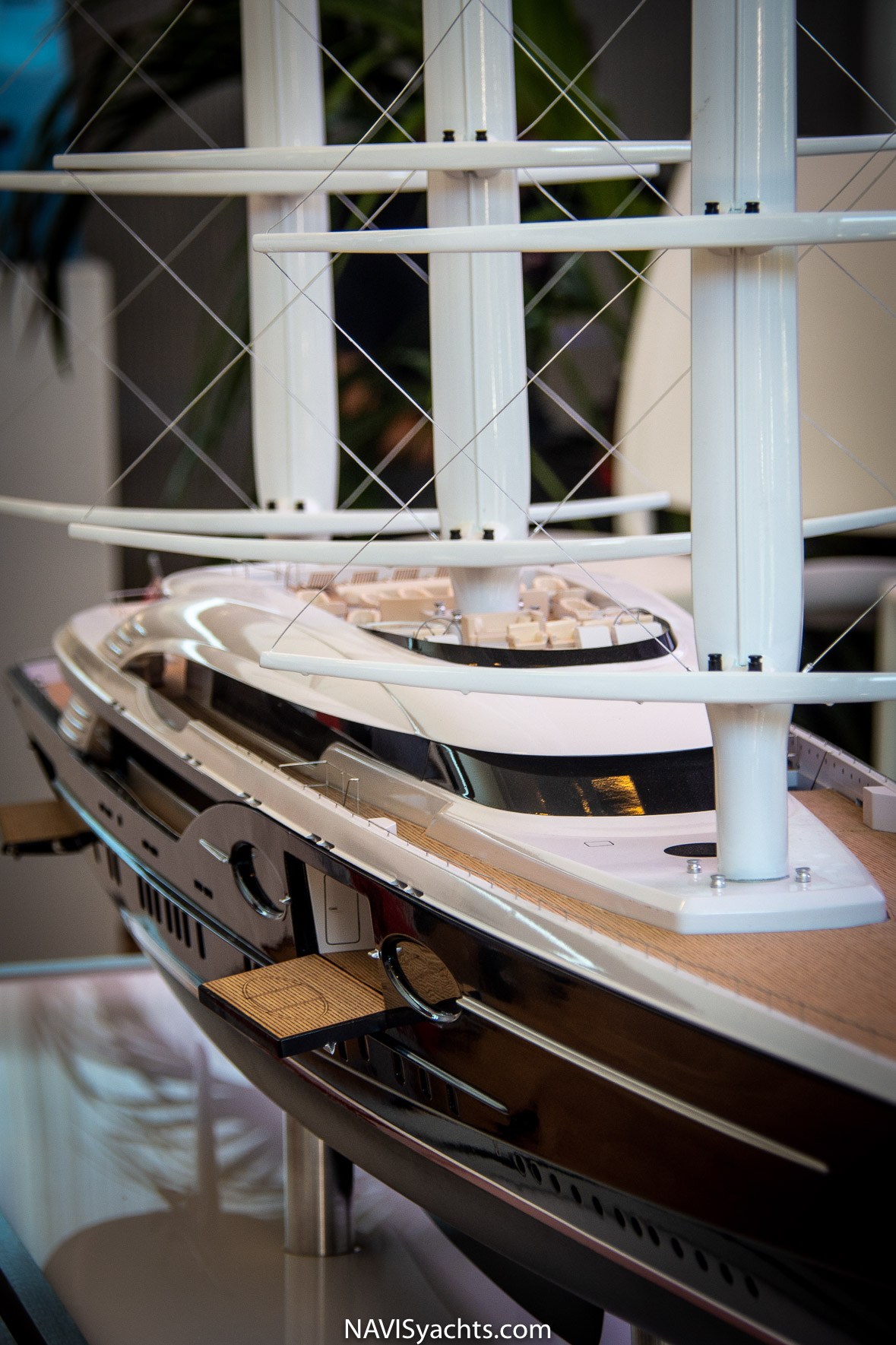 Monaco Yacht Show 2018 L-113