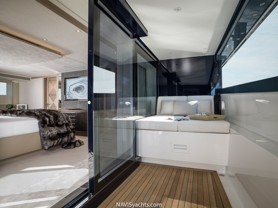 Heesen Irisha L-11