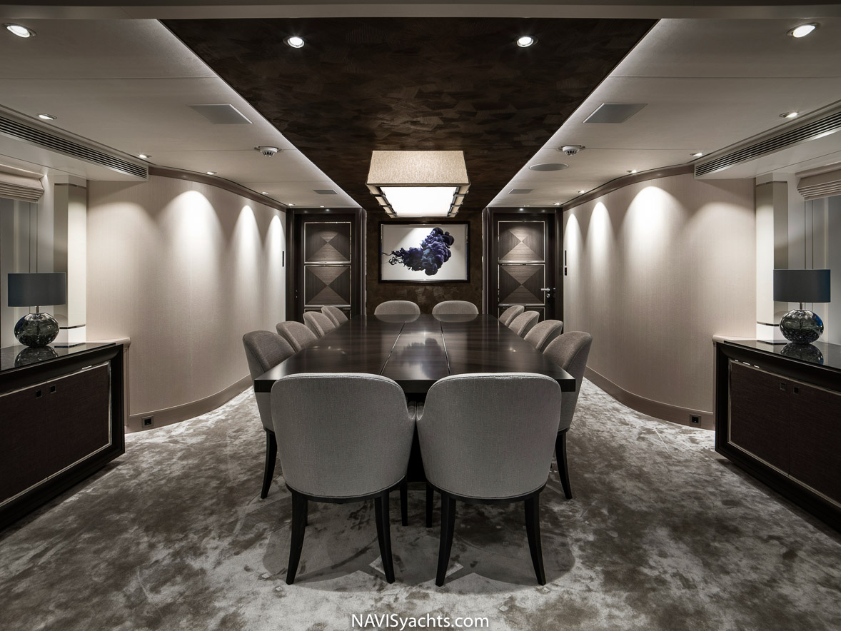 Heesen Irisha L-12