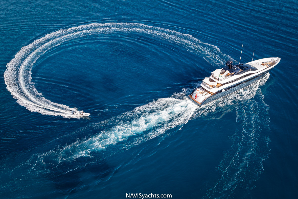 Heesen Irisha L-16