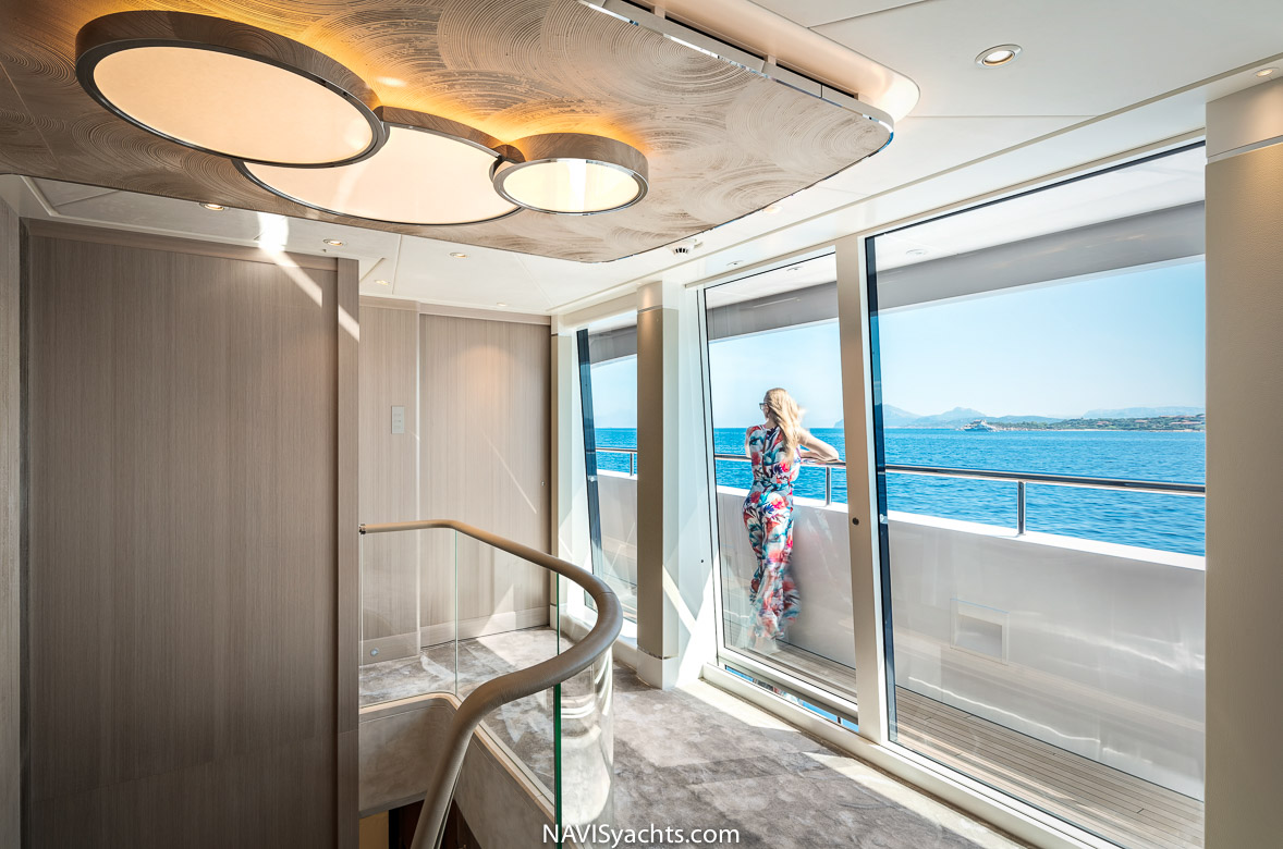 Heesen Irisha L-20