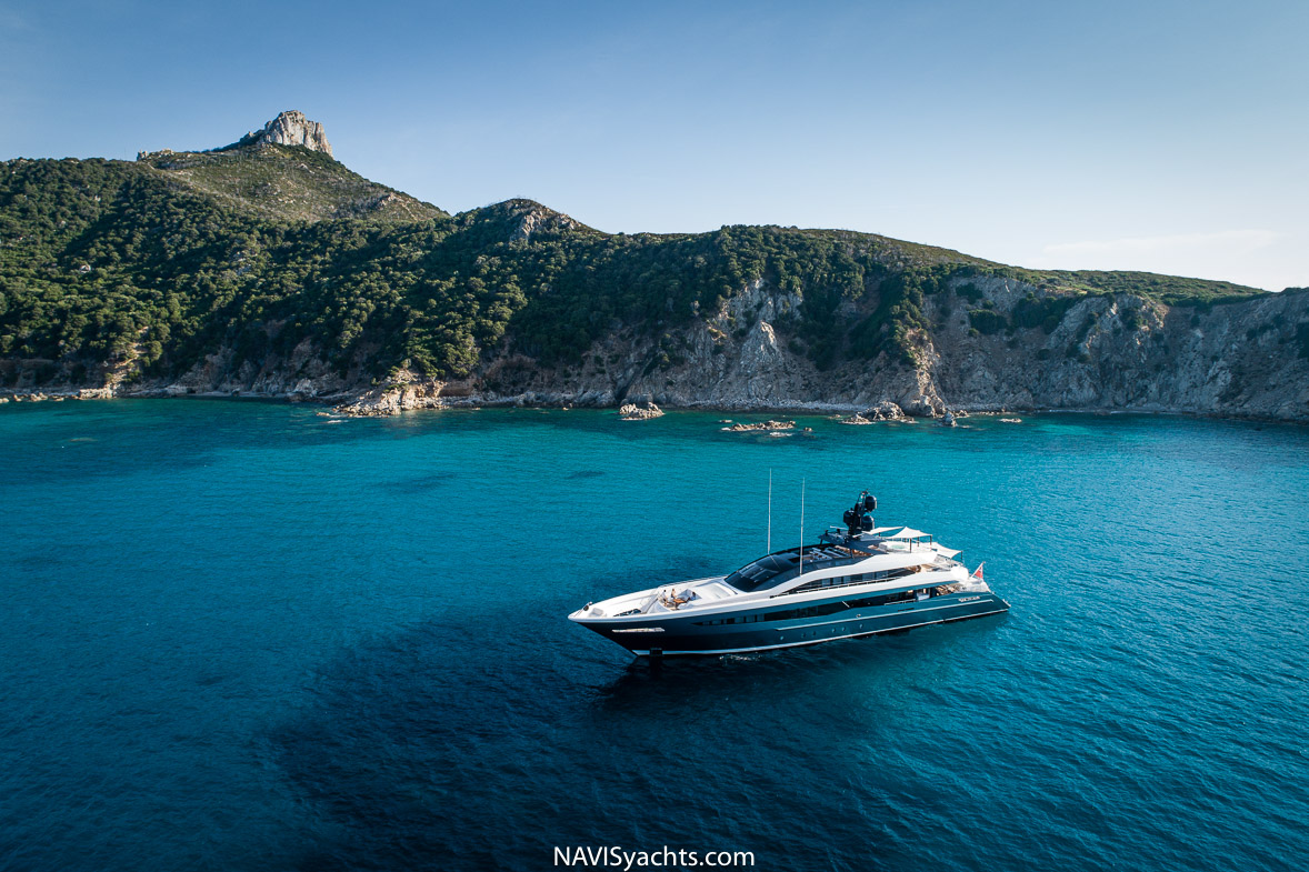 Heesen Irisha L-22