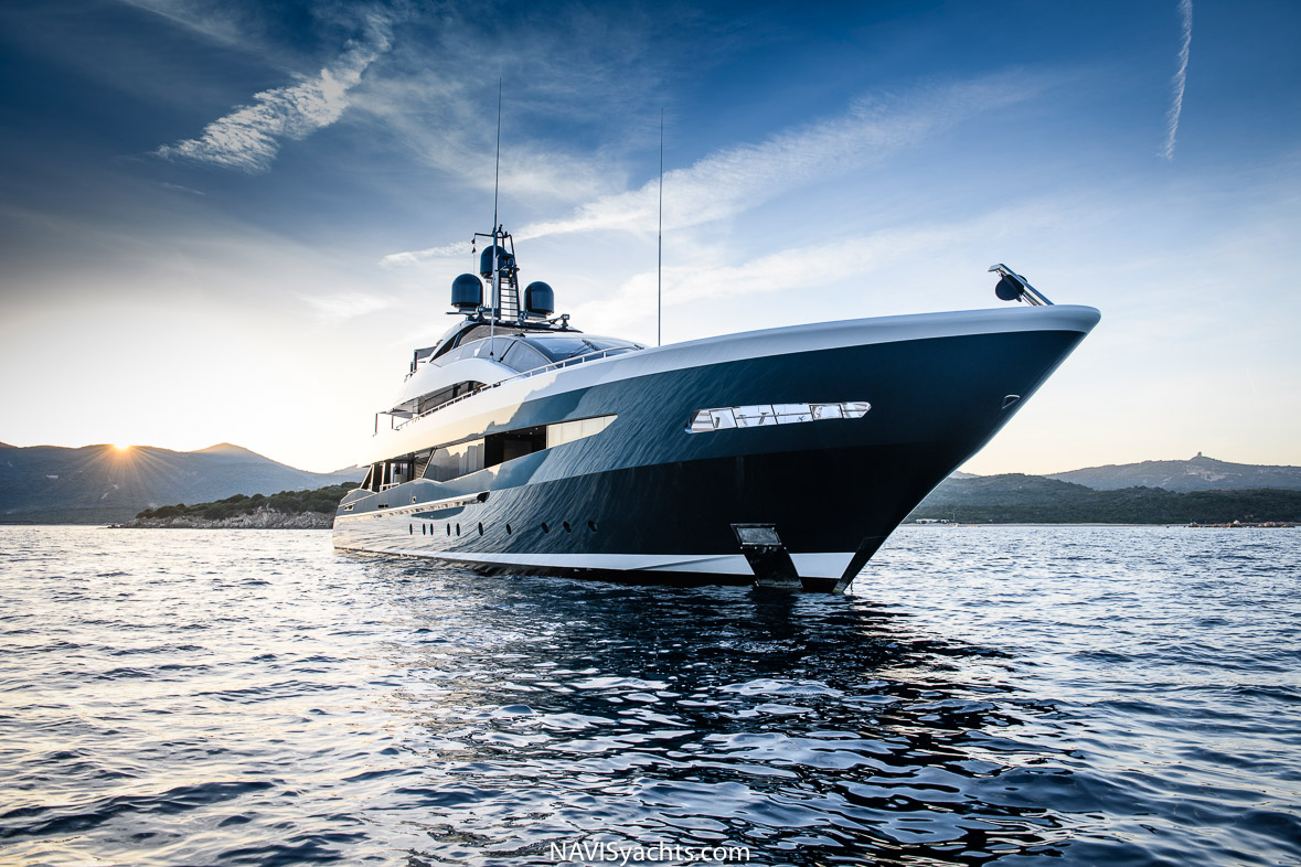 Heesen Irisha L-30
