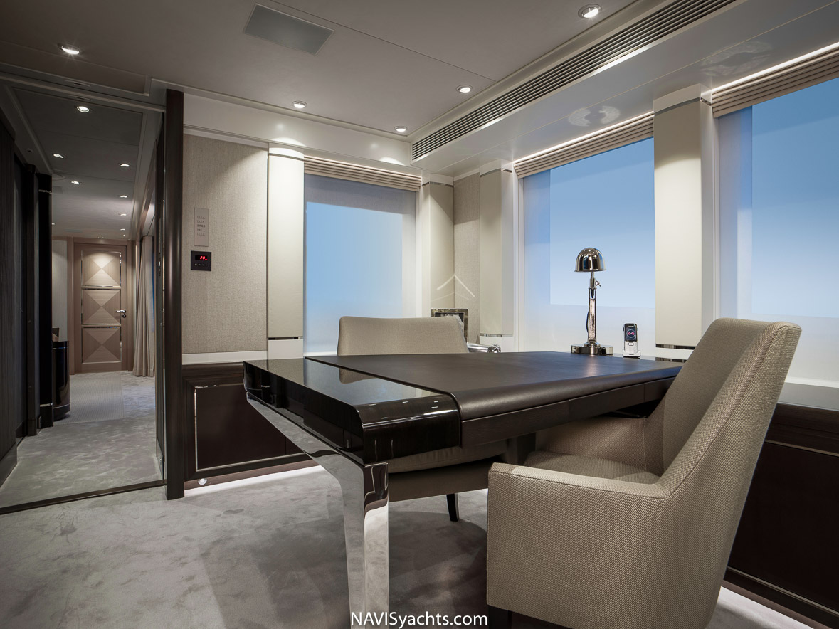 Heesen Irisha L-7