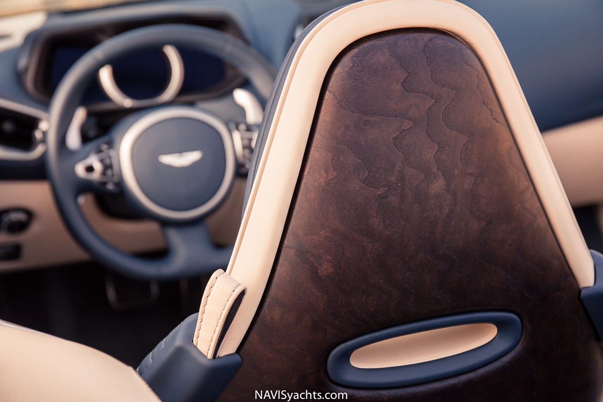 Aston Martin DB11 L-10