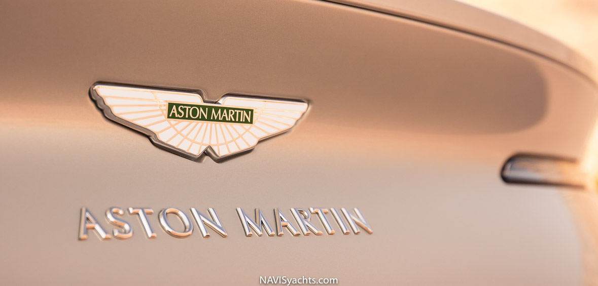 Aston Martin DB11 L-13