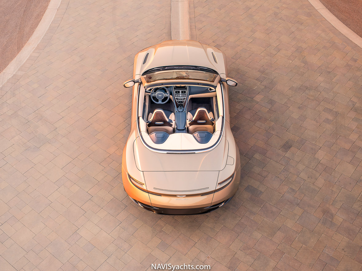 Aston Martin DB11 L-3