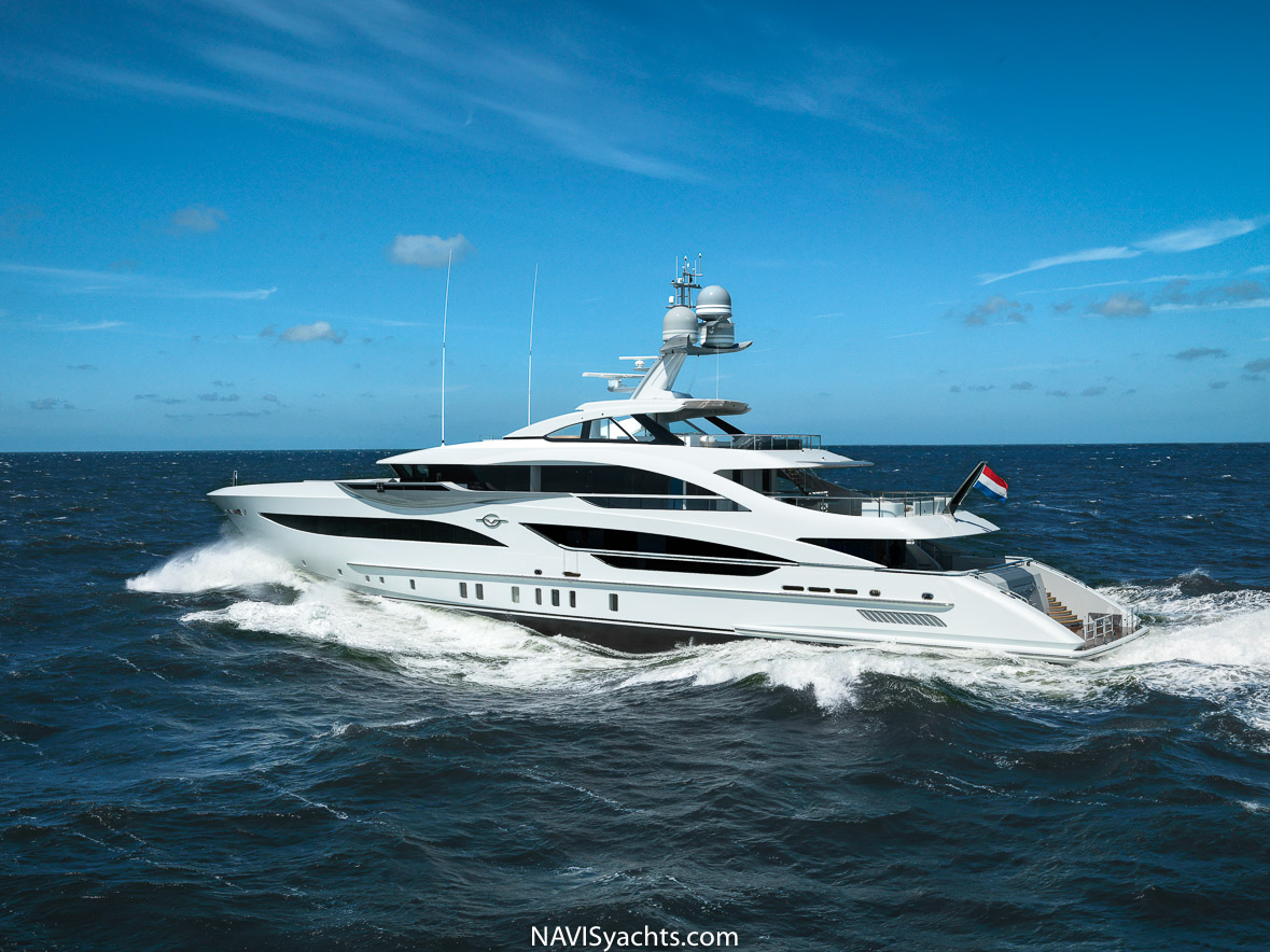 Review of Heesen 56m Superyacht Galvas