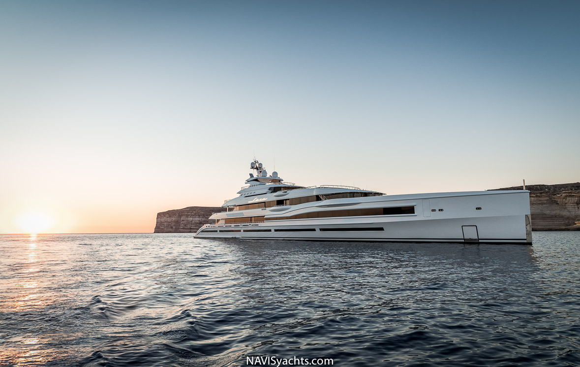 Benetti 107m Superyacht Lana Reviewed for the first time.