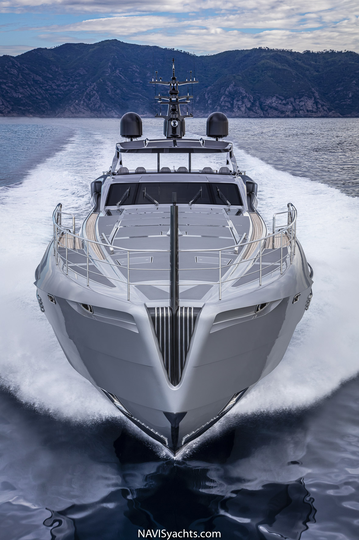 Pershing 140 L-23