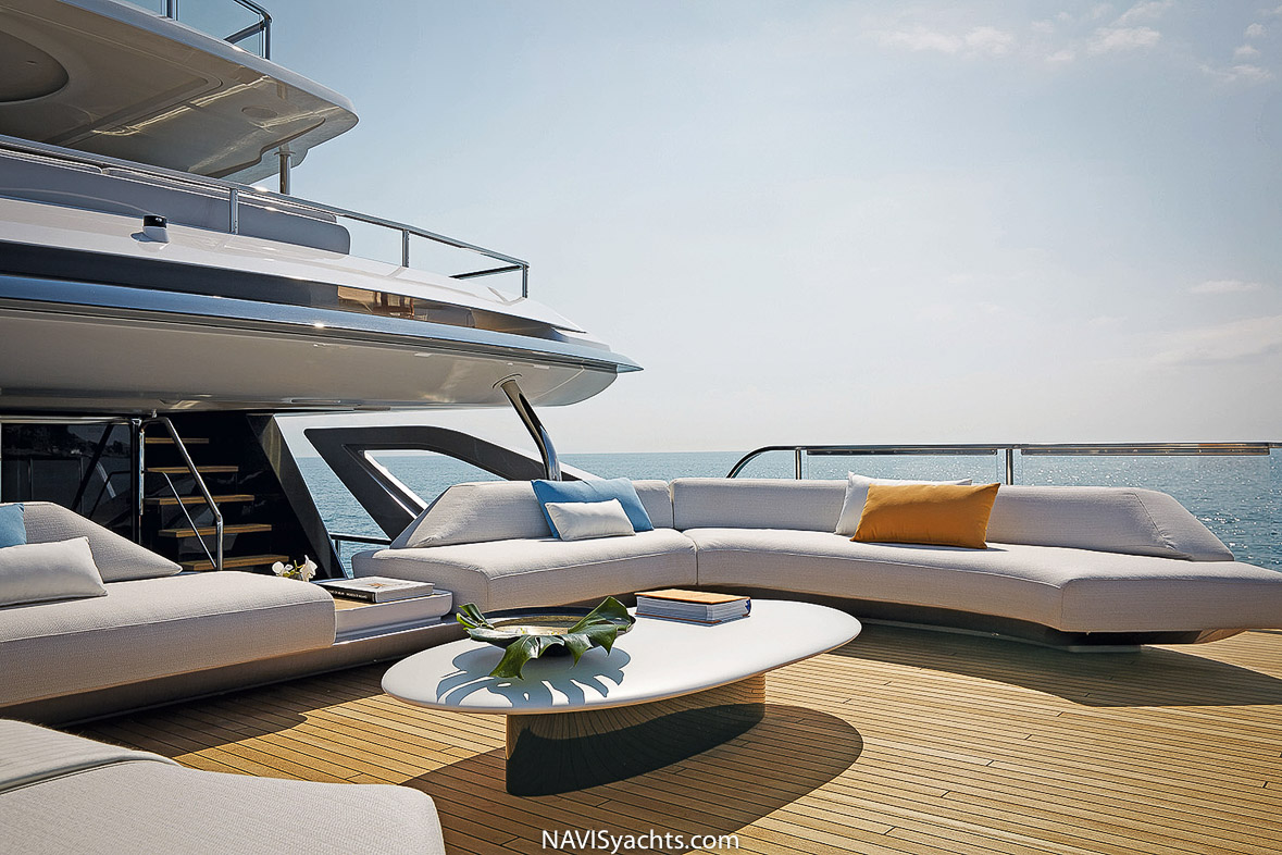 Azimut Trideck L-33