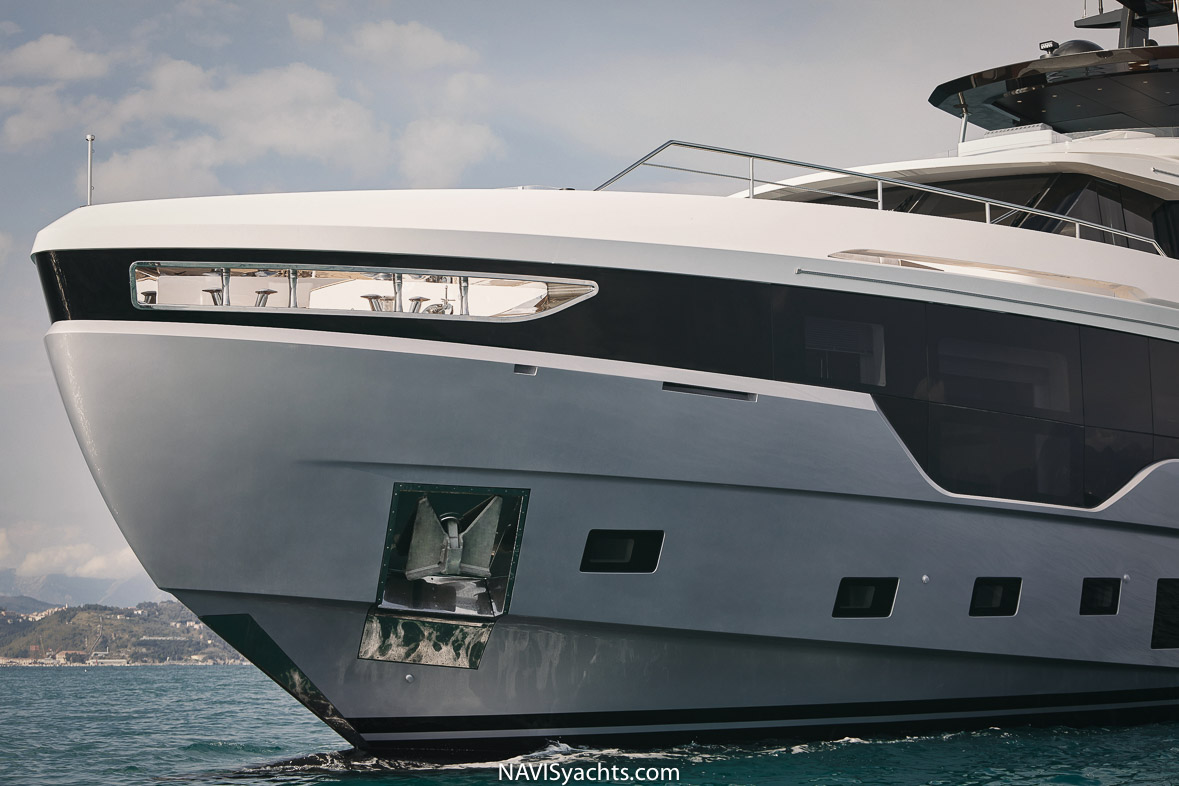 Azimut Trideck L-47