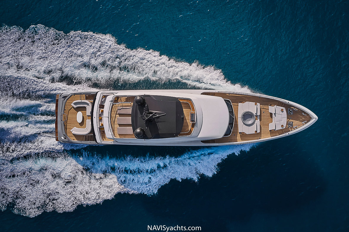 Azimut Trideck L-49