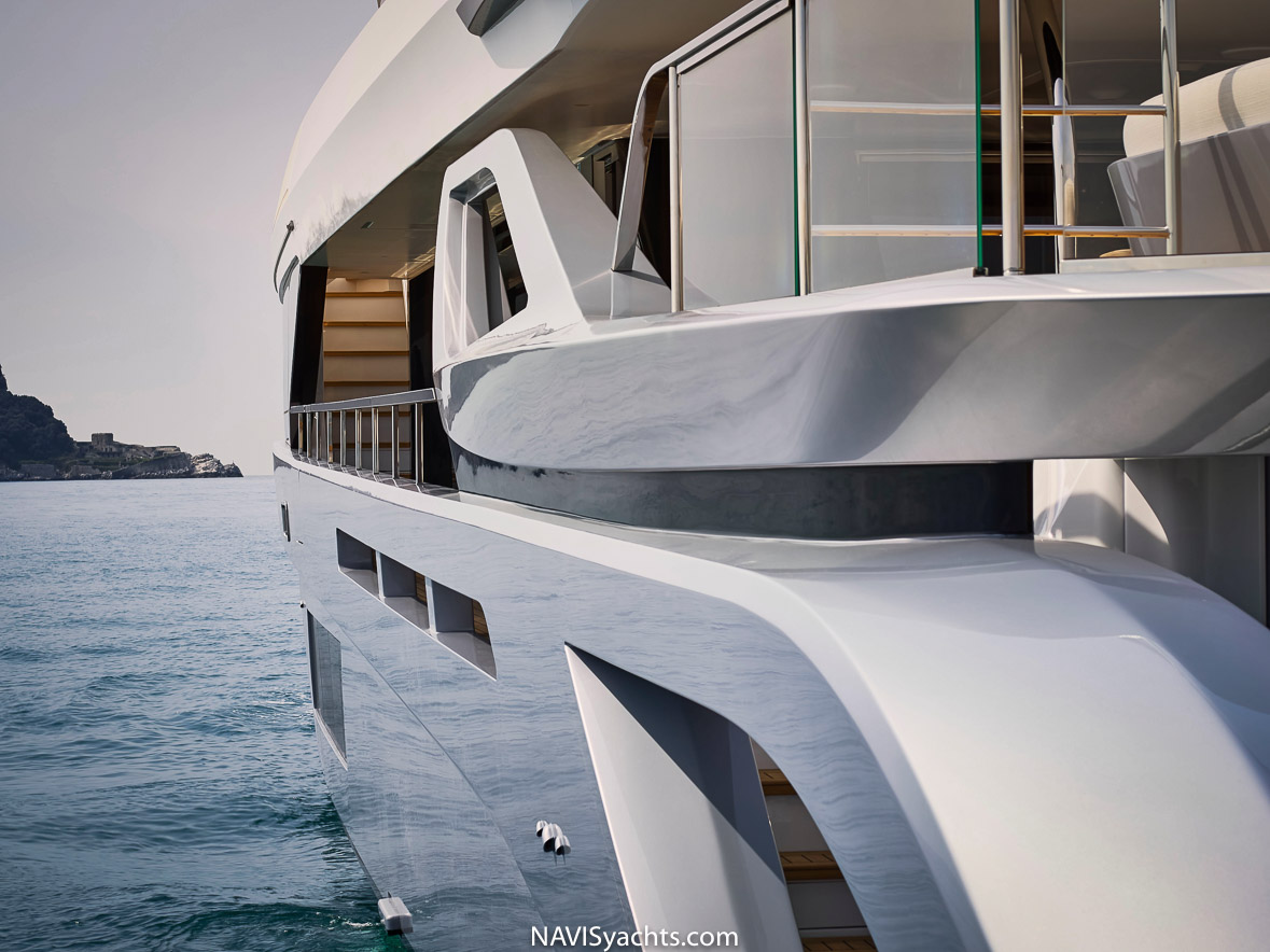 Azimut Trideck L-56
