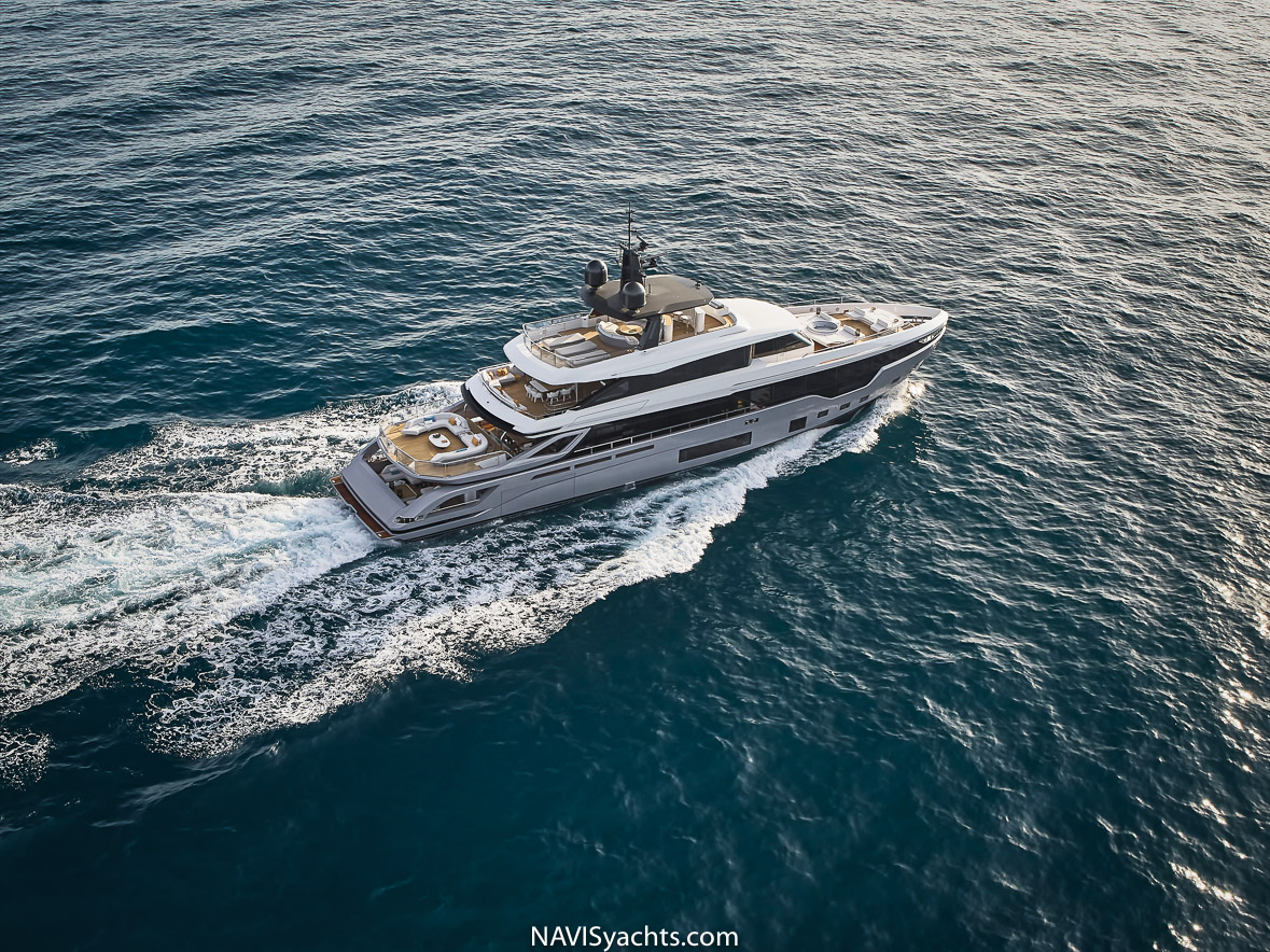 Azimut Trideck L-57