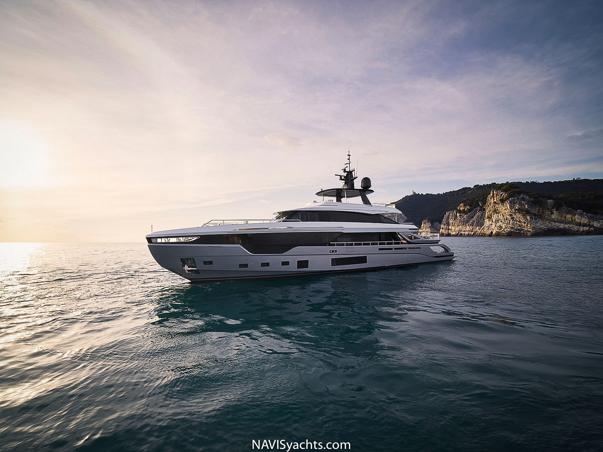 Azimut Trideck L-58
