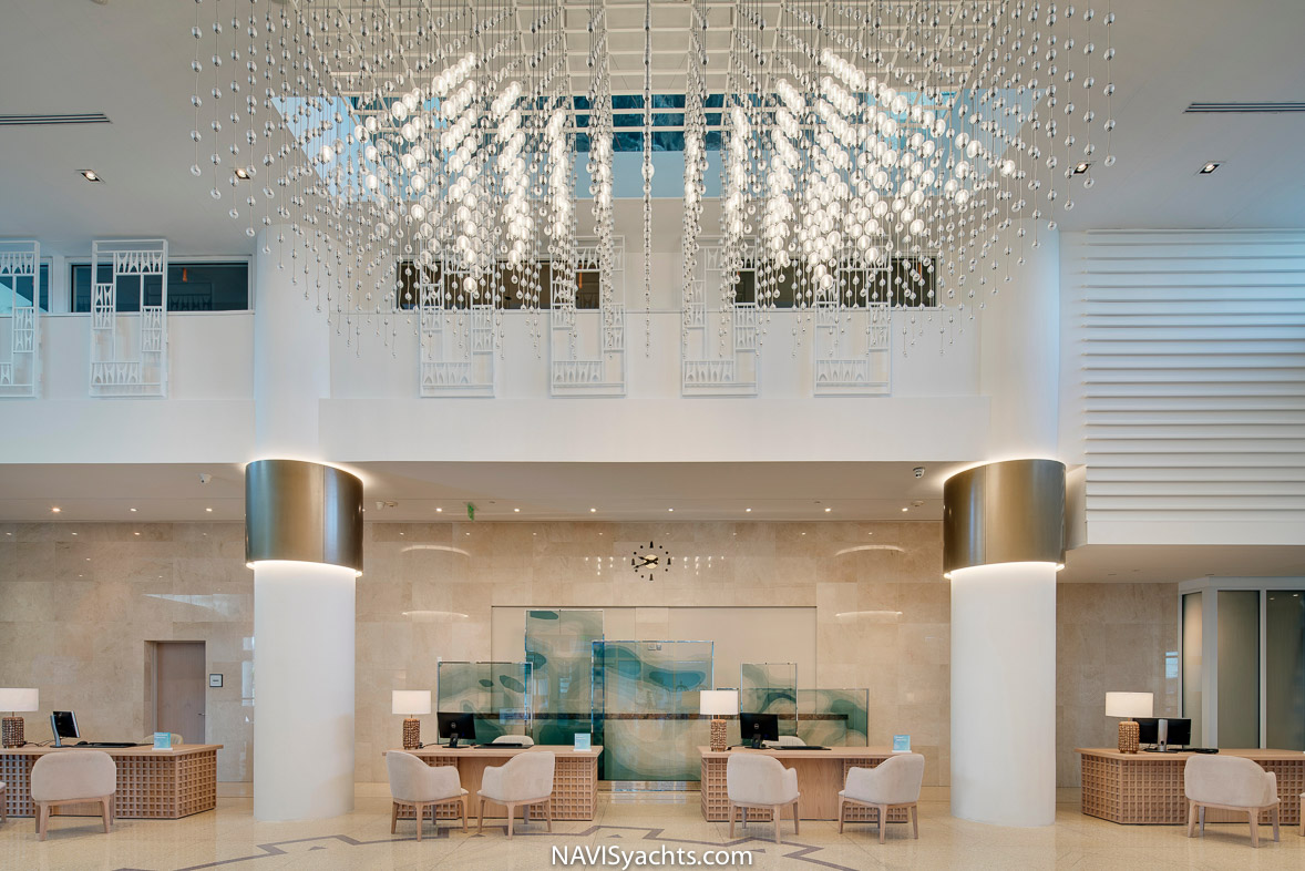 Carillon Miami L-