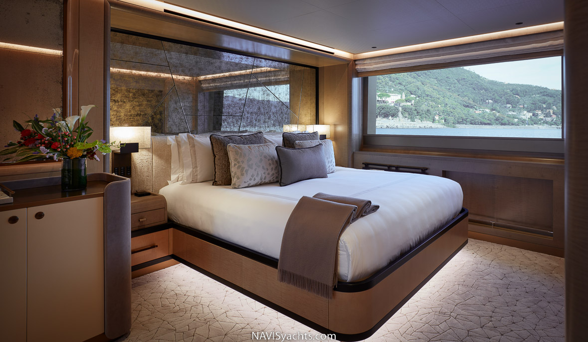 Feadship Somnium L-15